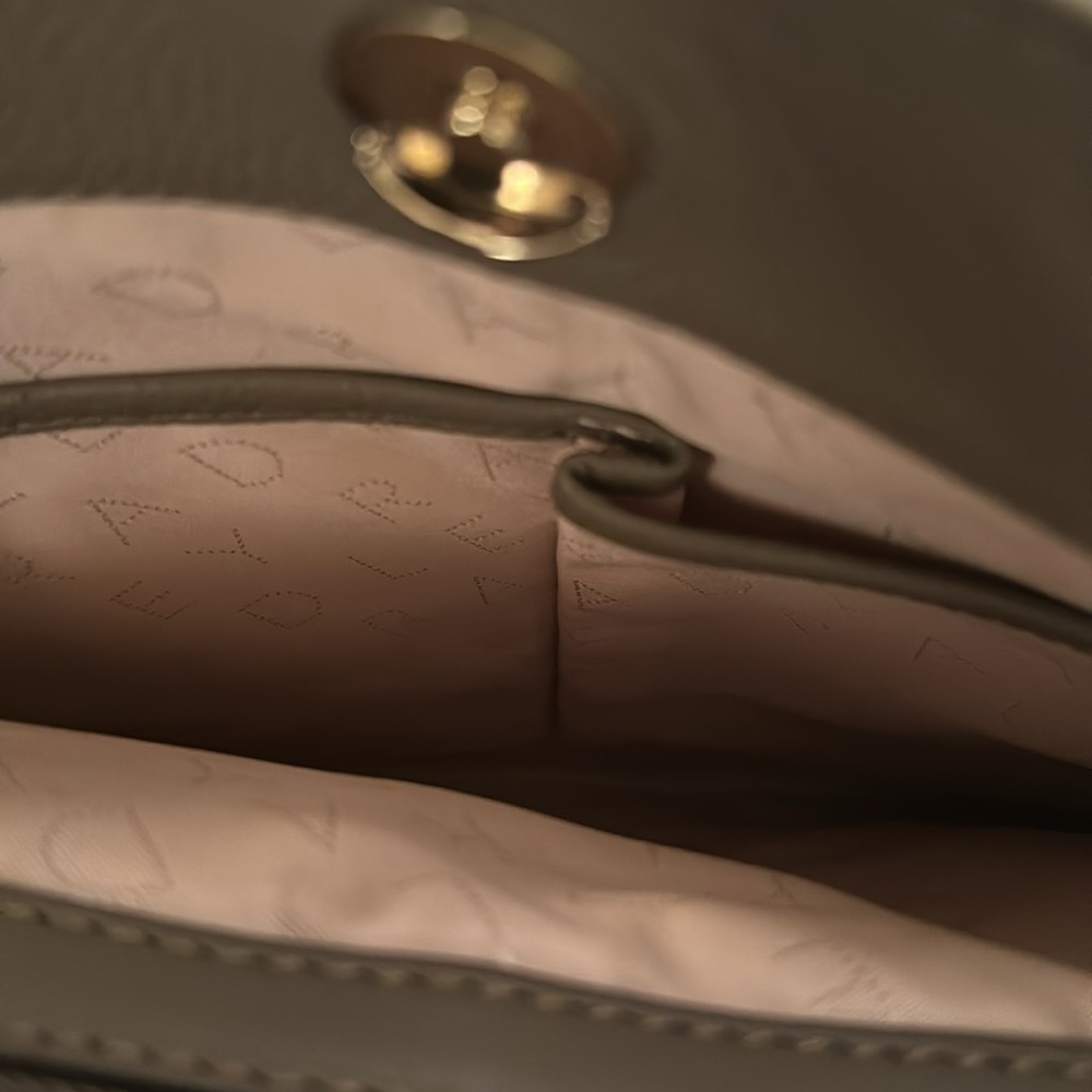 Handbag - Picture 5 of 9
